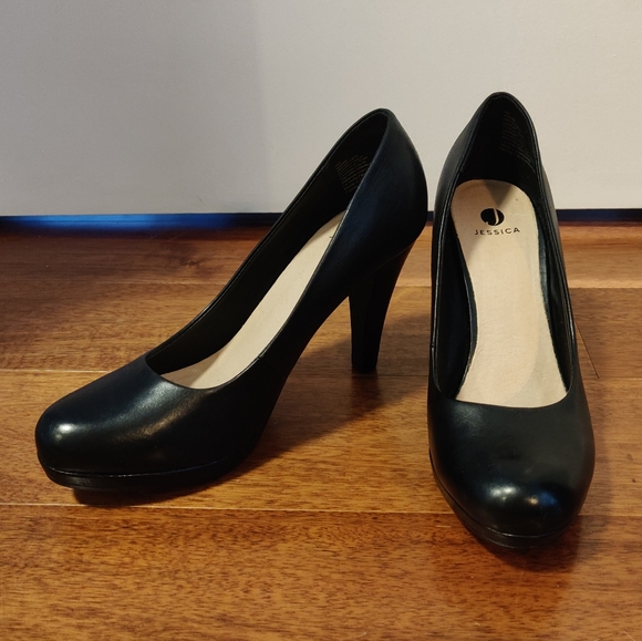 Jessica Genuine Leather Pumps - Picture 1 of 7